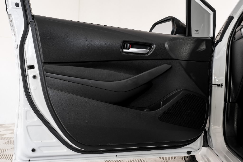 Used 2020 Toyota Corolla LE FWD image 41