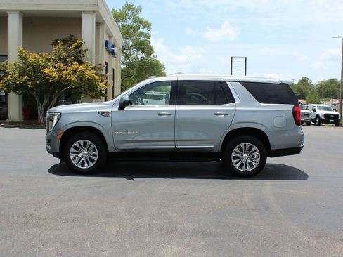 Used 2025 GMC Yukon Denali AWD/4WD image 11