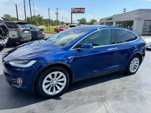 Used 2020 Tesla Model X Long Range AWD/4WD image 2