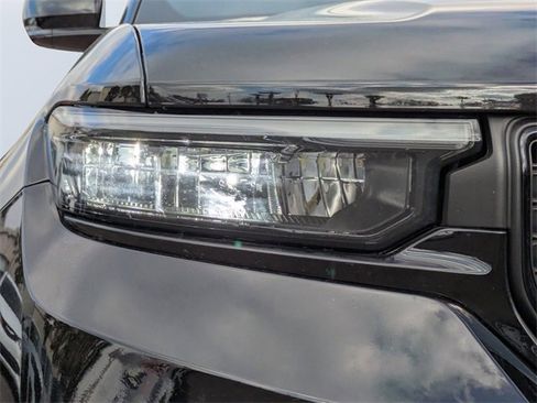 Used 2023 Jeep Grand Cherokee Altitude image 9