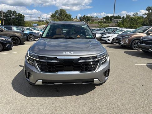 Certified 2024 Kia Seltos SX w/ SX Sunroof Package AWD/4WD image 2