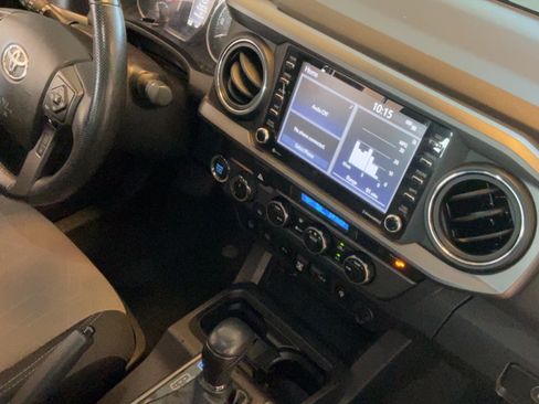 Certified 2022 Toyota Tacoma TRD Sport w/ Technology Package AWD/4WD image 35