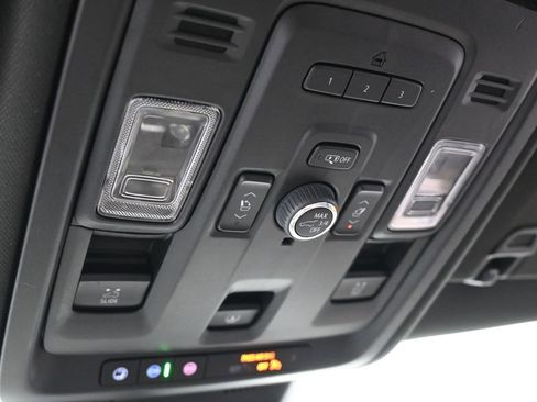 Used 2023 Cadillac Escalade ESV Premium Luxury image 31