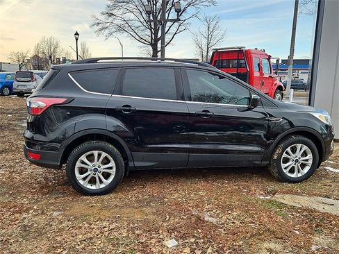 Used 2018 Ford Escape SE image 7