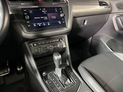Used 2020 Volkswagen Tiguan SE R-Line FWD image 26