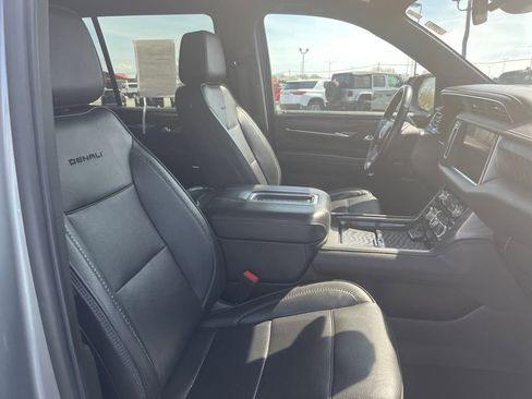 Used 2023 GMC Yukon Denali image 32
