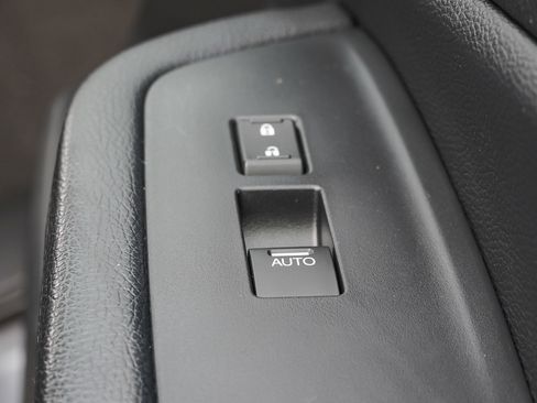 Used 2016 Honda Pilot Touring image 30