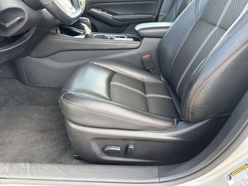 Used 2024 Nissan Altima 2.5 SR image 18