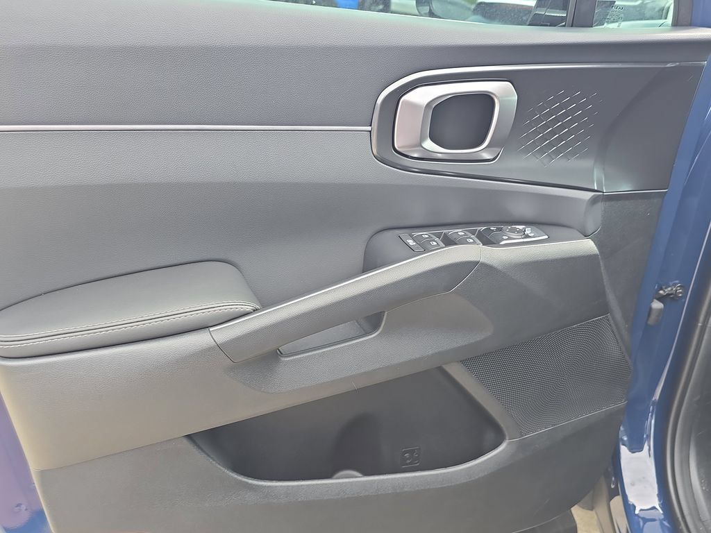 New 2026 Kia Sorento S w/ S Panoramic Sunroof Package FWD image 17