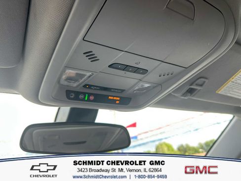 Used 2018 Chevrolet Equinox LT FWD image 16