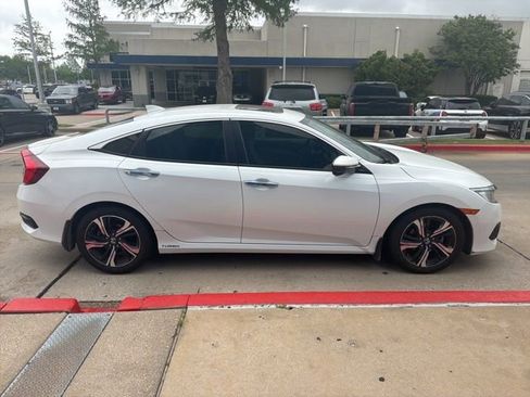 Used 2016 Honda Civic Touring image 6