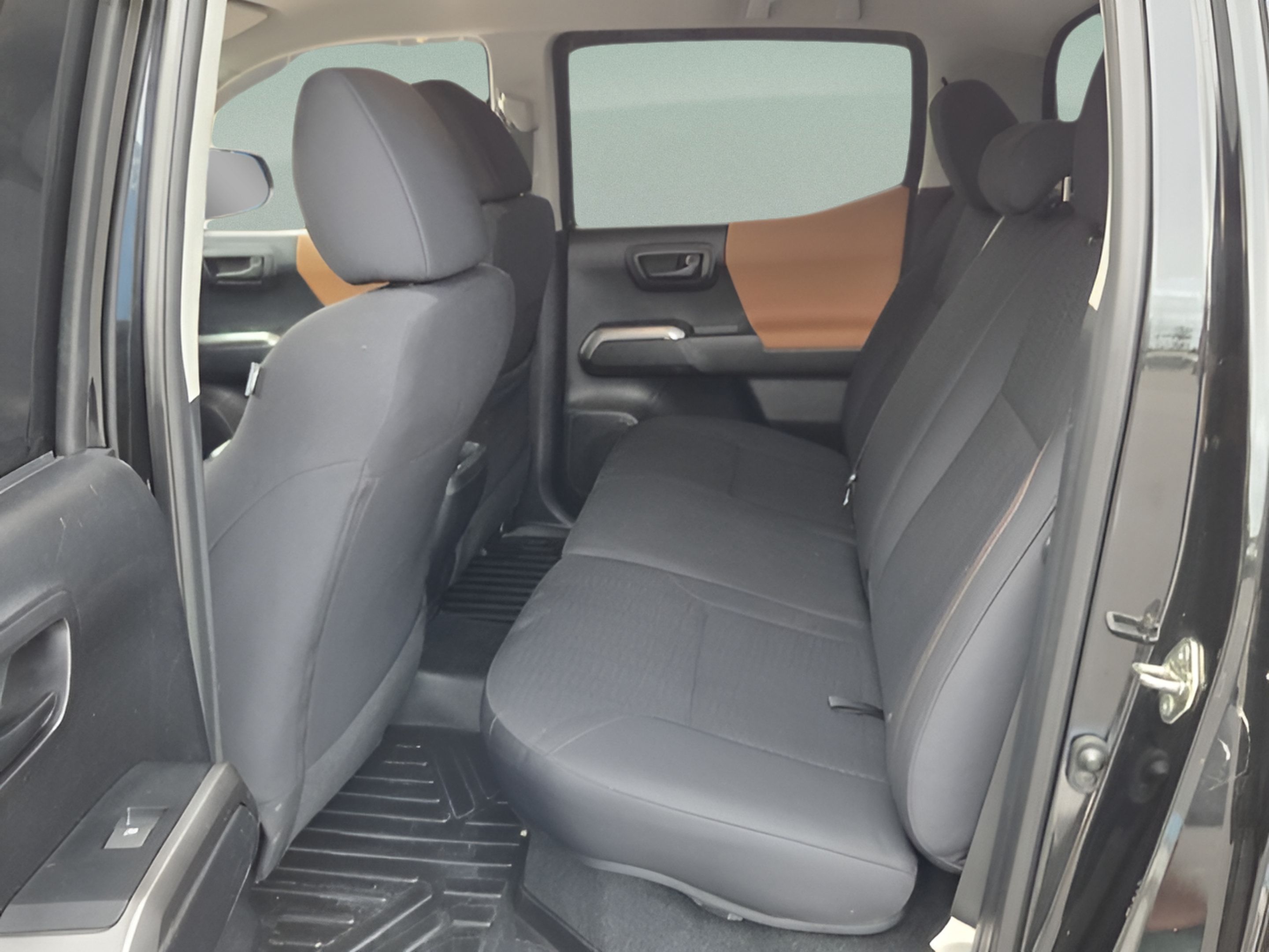 Used 2019 Toyota Tacoma SR5 RWD image 12