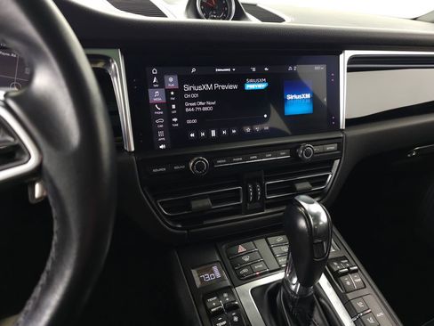 Used 2020 Porsche Macan image 24