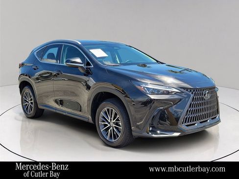 Used 2025 Lexus NX 250 FWD w/ Accessory Package (Z2) image 1