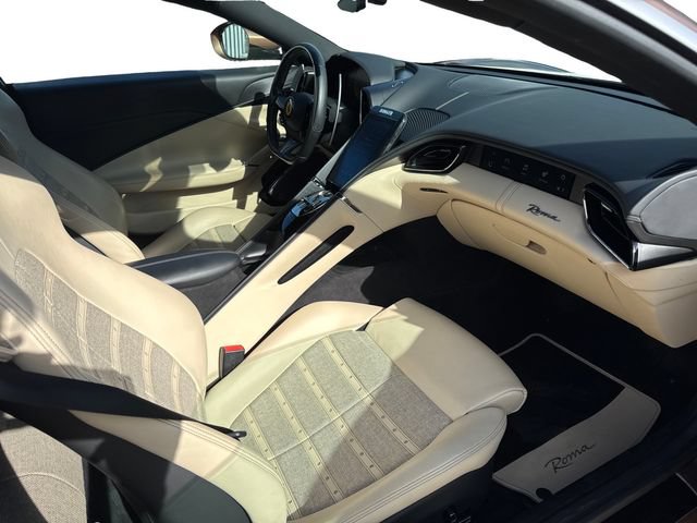 Used 2022 Ferrari Roma RWD image 10