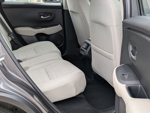 Used 2023 Honda HR-V LX image 26