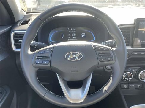 Certified 2025 Hyundai Venue SEL image 13