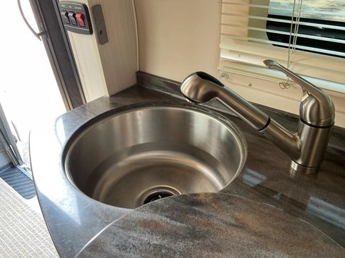Used 2013 Mercedes-Benz Sprinter 3500 image 31