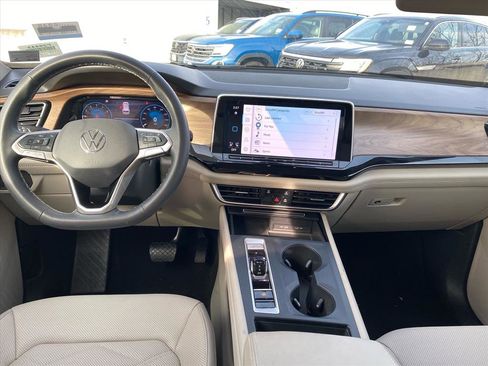 Certified 2024 Volkswagen Atlas SE image 10