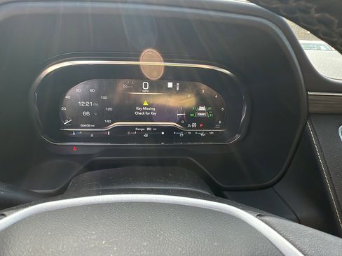 Used 2022 GMC Yukon XL SLT image 31