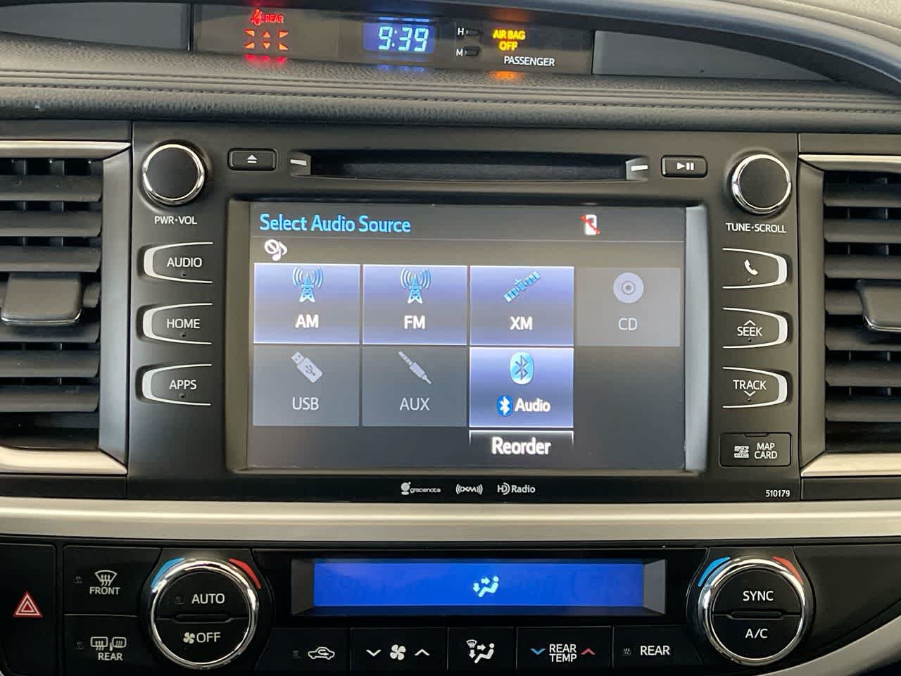 Used 2018 Toyota Highlander XLE AWD/4WD image 16