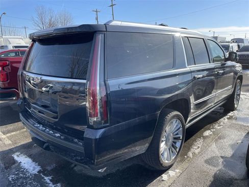 Used 2019 Cadillac Escalade ESV Platinum image 9