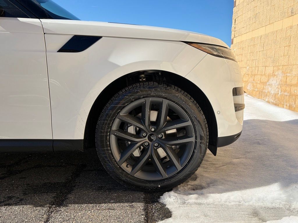 New 2026 Land Rover Range Rover Sport SE AWD/4WD image 32