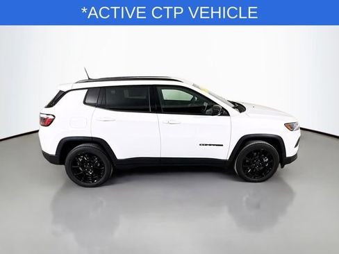 New 2026 Jeep Compass Latitude image 8