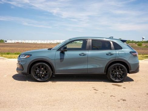 Used 2025 Honda HR-V Sport image 4