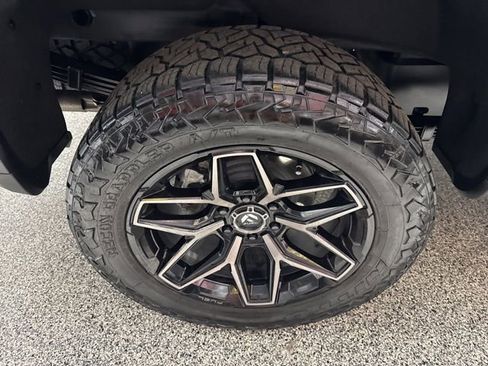 Used 2024 GMC Sierra 1500 AT4X AWD/4WD image 20