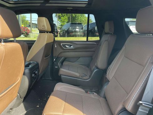 Used 2023 Chevrolet Tahoe High Country w/ Premium Package 2 AWD/4WD image 15