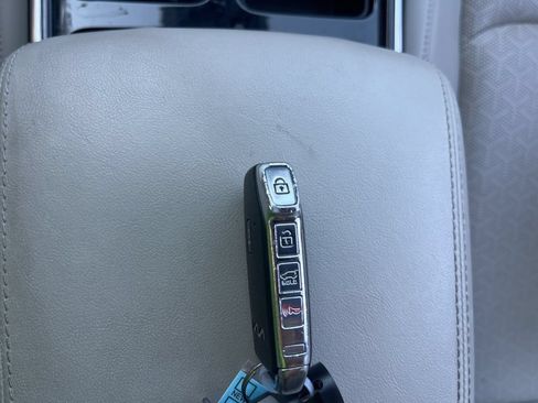Used 2022 Kia Sorento SX AWD/4WD image 23