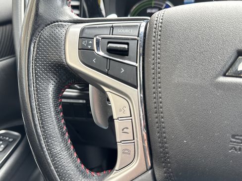 Used 2022 Mitsubishi Outlander LE AWD/4WD image 18