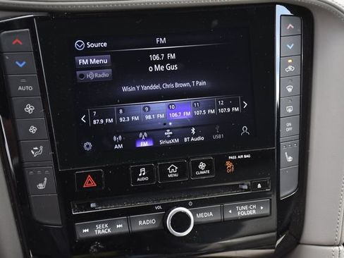 Used 2023 INFINITI QX50 Luxe w/ Accent Package FWD image 16