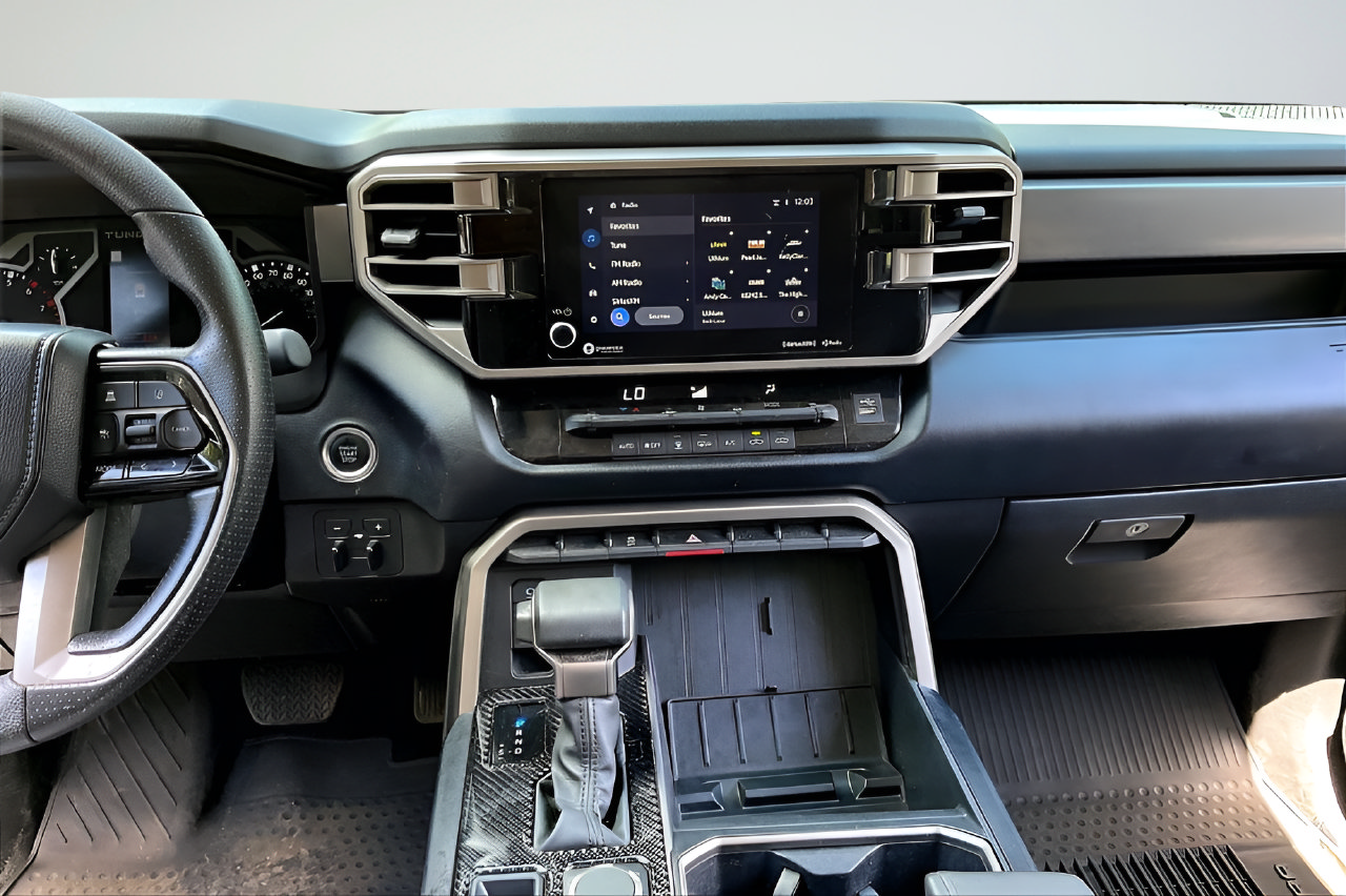 Used 2024 Toyota Tundra SR5 w/ SR5 Convenience Package AWD/4WD image 9