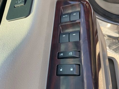 Used 2009 Ford F350 Lariat image 22