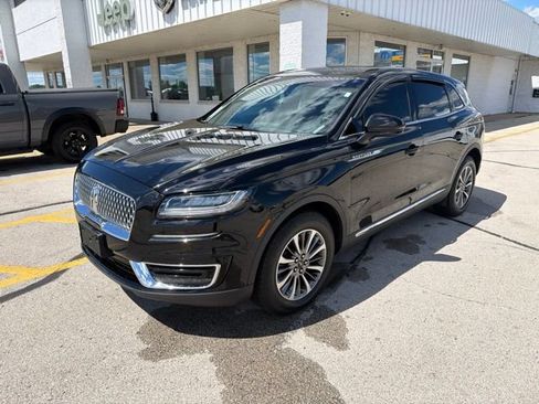 Used 2019 Lincoln Nautilus Select AWD/4WD image 3