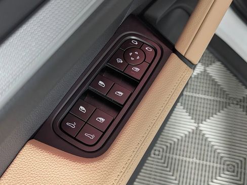 Used 2026 Porsche Cayenne S image 27