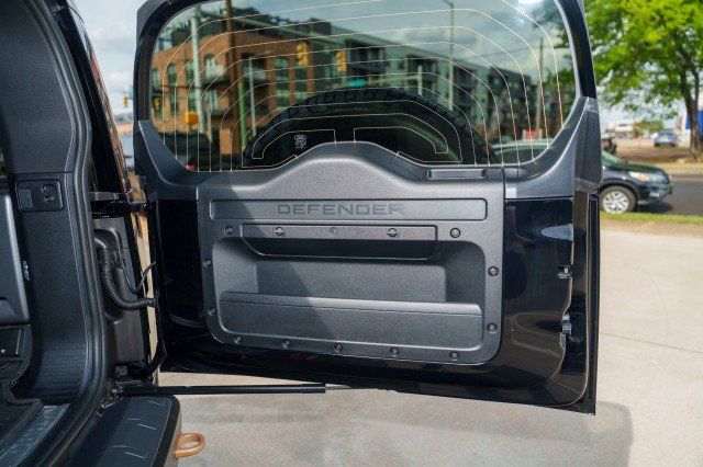 Used 2026 Land Rover Defender 110 OCTA AWD/4WD image 29