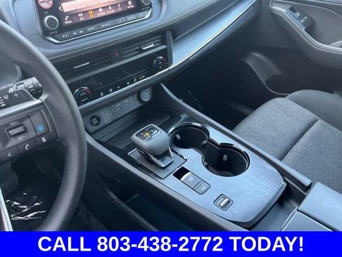 Used 2024 Nissan Rogue SV FWD image 25
