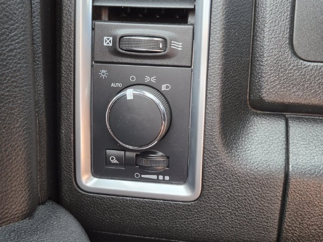 Used 2024 RAM 1500 Warlock AWD/4WD image 17