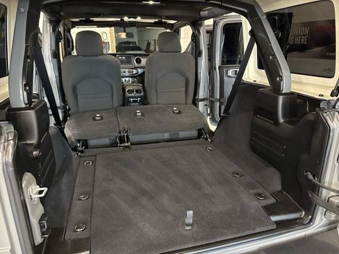 Used 2022 Jeep Wrangler Unlimited Sport AWD/4WD image 41