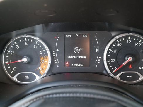 Used 2017 Jeep Renegade Latitude w/ Popular Equipment Group AWD/4WD image 27