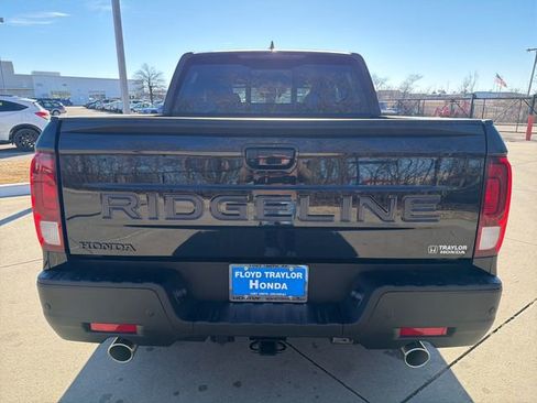 New 2026 Honda Ridgeline Black Edition image 4