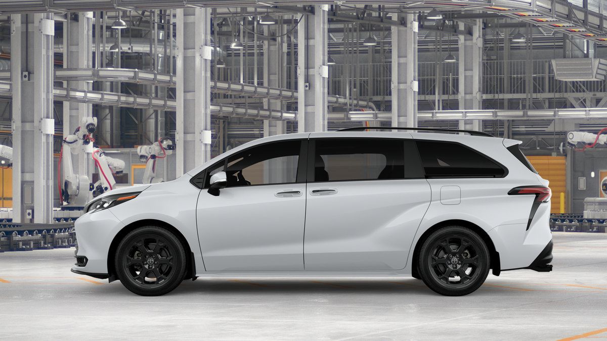 New 2026 Toyota Sienna XLE Woodland Edition AWD/4WD image 4