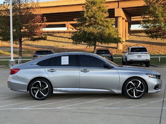 Used 2022 Honda Accord Sport image 3