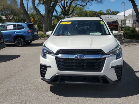 Used 2025 Subaru Ascent Premium image 8