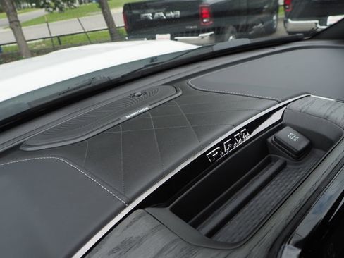 New 2025 RAM 2500 Limited image 34