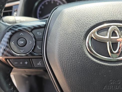 Used 2021 Toyota Camry SE FWD image 16
