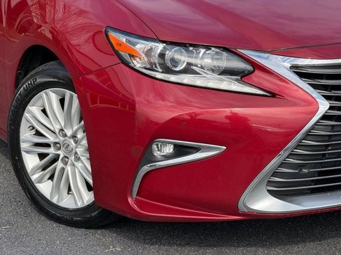 Used 2017 Lexus ES 350 w/ Premium Package image 10